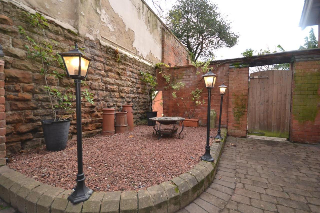 Historic House In The Park, Private Courtyard Near The Castle Leilighet Nottingham Eksteriør bilde